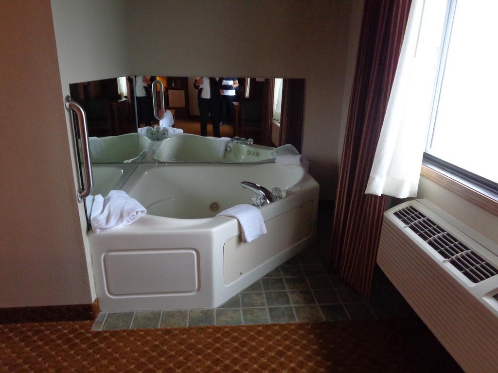 Deluxe King Studio Suite - Non-Smoking,1281531643:JPEG