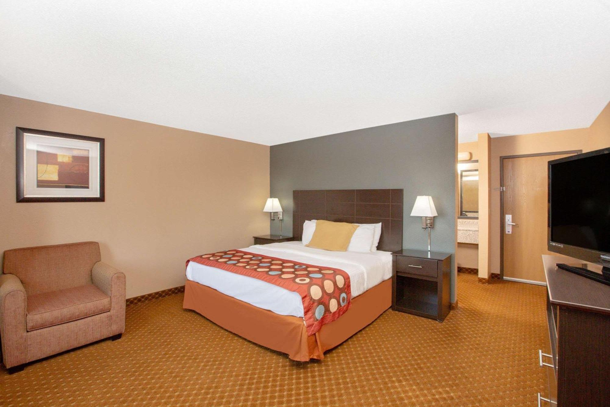 Deluxe King Room - Non-Smoking,1709884093:JPEG