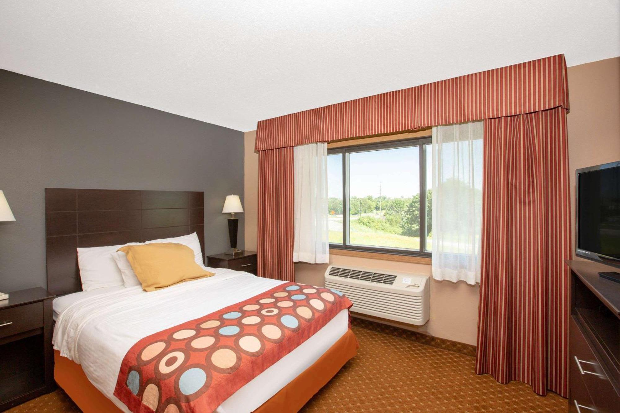 One-Bedroom Queen Suite - Non-Smoking,1709884145:JPEG